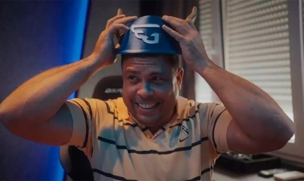 开云-成Twitch主播 罗纳尔多称自己当年不该那般浪荡！